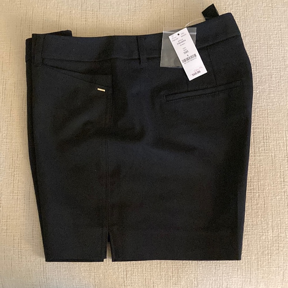 NWT - 5” black shorts
